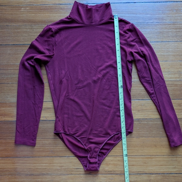 Uniqlo Red Bodysuit - Picture 7 of 8